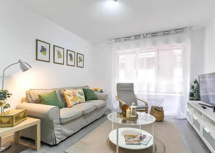 Marques De Urquijo 아파트 *